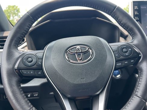 Used 2022 Toyota RAV4 SE image 19