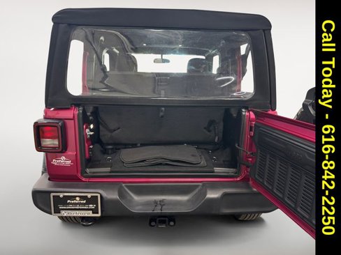 Used 2024 Jeep Wrangler Sport image 12