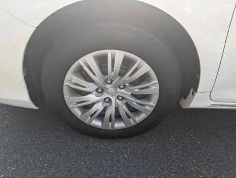 Used 2013 Toyota Camry LE image 14