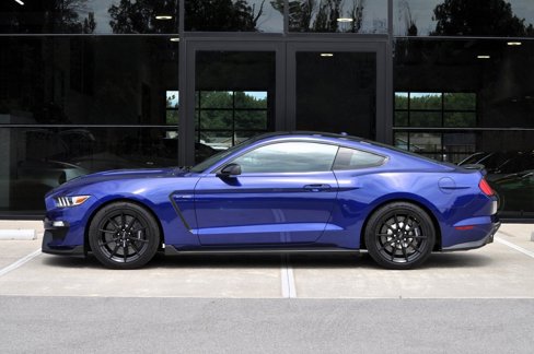 Used 2016 Ford Mustang Shelby GT350 w/ Technology Package image 16