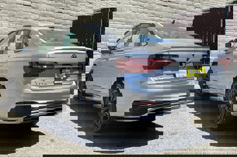 Certified 2024 Volkswagen Jetta SE w/ Panoramic Sunroof Package image 10