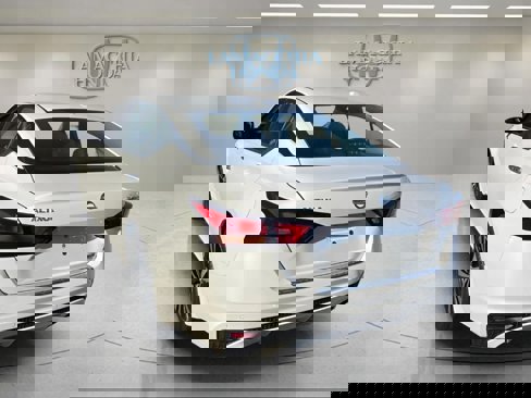 Used 2021 Nissan Altima 2.5 Platinum image 4