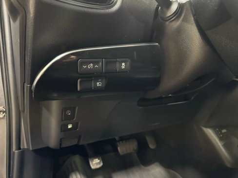 Used 2018 Toyota Prius Prime Premium image 42