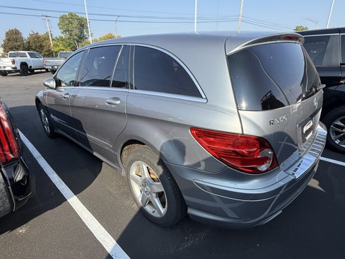 Used 2010 Mercedes-Benz R 350 4MATIC image 3