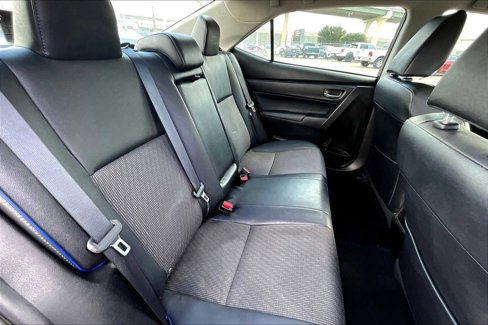 Used 2018 Toyota Corolla LE image 19