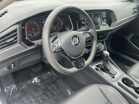 Certified 2021 Volkswagen Jetta SE w/ SE Cold Weather Package image 19