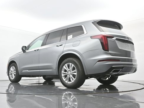 New 2025 Cadillac XT6 Luxury image 17