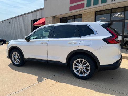 Used 2023 Honda CR-V EX image 3