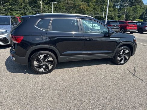 Certified 2024 Volkswagen Taos SE image 11