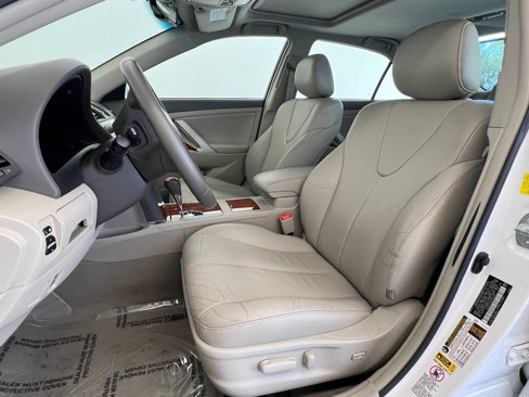 Used 2011 Toyota Camry XLE image 8
