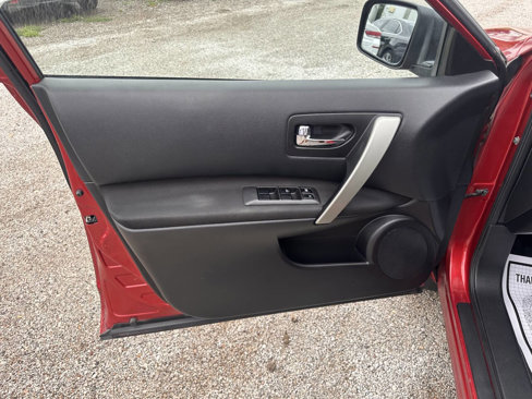Used 2013 Nissan Rogue SV image 9