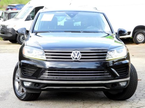 Used 2016 Volkswagen Touareg Sport image 10