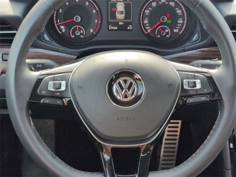 Certified 2022 Volkswagen Passat 2.0T image 10