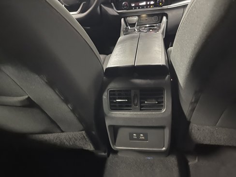 Used 2021 Nissan Rogue SV image 13