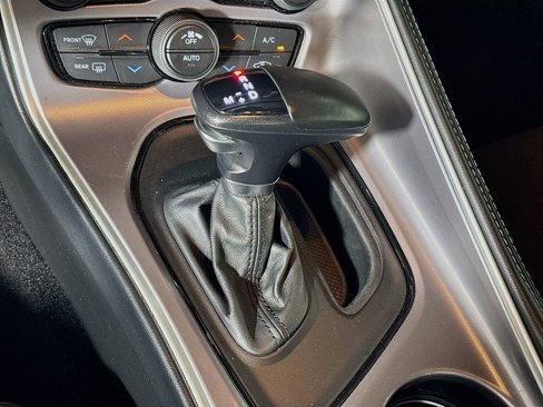 Used 2022 Dodge Challenger GT image 17