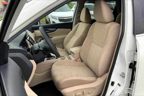 Used 2018 Nissan Rogue SV image 7