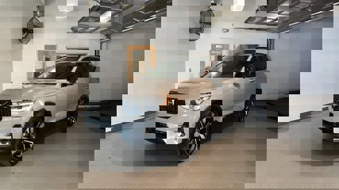 Certified 2025 Volvo XC40 B5 Plus image 1
