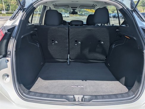 Used 2023 Nissan Kicks SV image 11
