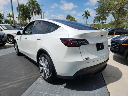 Used 2023 Tesla Model Y Long Range image 11