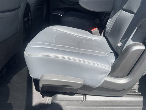 Used 2020 Buick Enclave Essence image 26