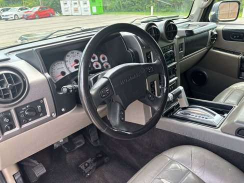 Used 2003 HUMMER H2 Luxury w/ Preferred Equipment Group image 32