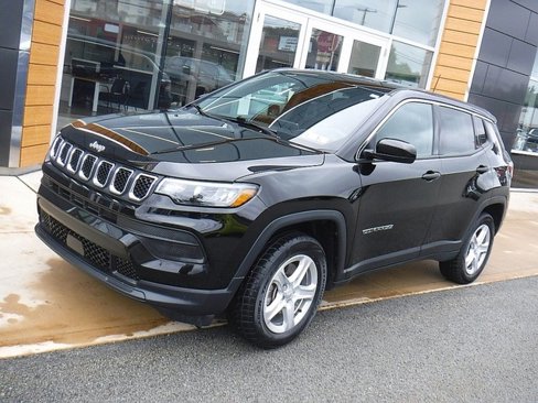 Used 2023 Jeep Compass Sport image 1