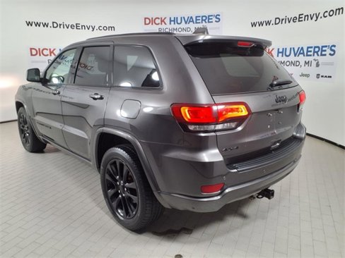 Used 2019 Jeep Grand Cherokee Altitude image 4