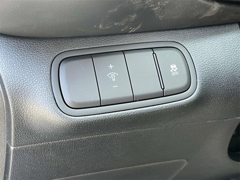 New 2025 Hyundai Venue SE image 18