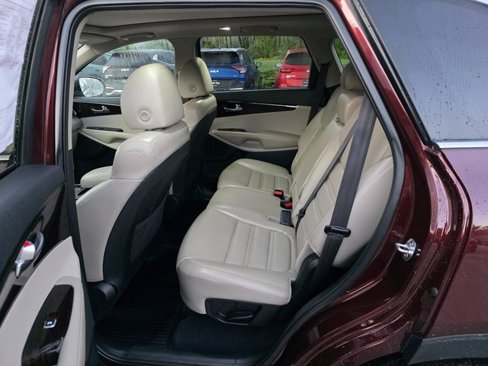 Used 2020 Kia Sorento EX image 18