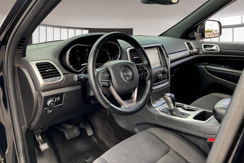 Used 2018 Jeep Grand Cherokee Laredo image 13