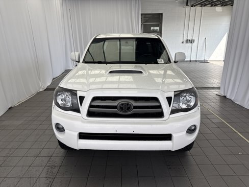 Used 2010 Toyota Tacoma 4x4 Access Cab V6 image 2