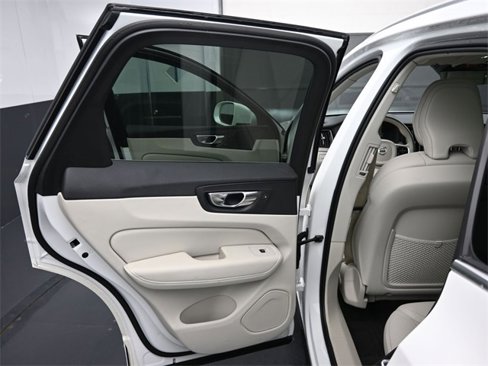 Used 2021 Volvo XC60 T5 Inscription w/ Advanced Package image 19