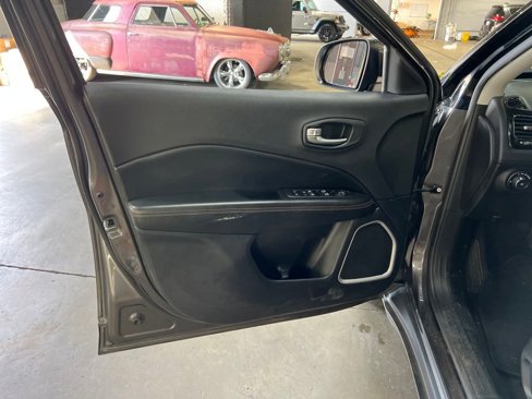 Used 2020 Jeep Compass Limited image 18