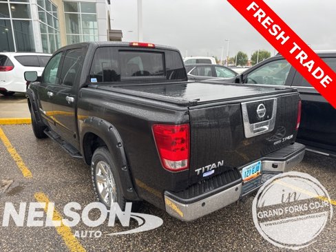 Used 2011 Nissan Titan SV w/ SV Value Truck Pkg image 10