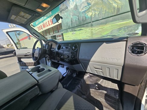 Used 2015 Ford F550 4x4 SuperCab Super Duty image 9