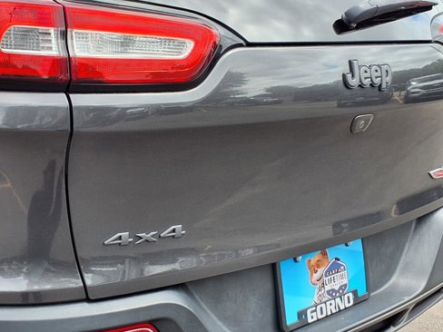Used 2017 Jeep Cherokee Trailhawk w/ Comfort & Convenience Group image 24