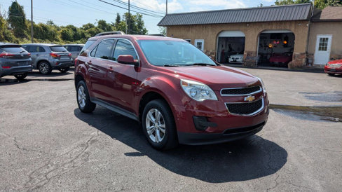 Used 2011 Chevrolet Equinox LT w/ Driver Convenience Package image 2