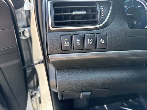 Used 2016 Toyota Camry LE image 20