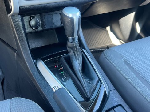 Used 2018 Toyota Corolla LE image 24