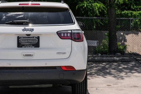 Used 2020 Jeep Compass Latitude w/ Cold Weather Group image 59
