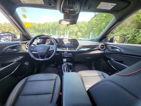 Certified 2025 Chevrolet Trax RS w/ Sunroof Package image 11