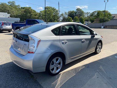 Used 2010 Toyota Prius Five image 2