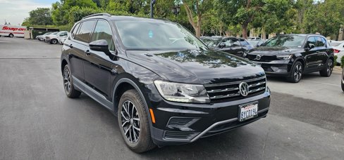 Certified 2021 Volkswagen Tiguan SE w/ Panoramic Sunroof Package image 3