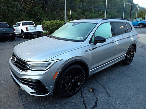 Used 2022 Volkswagen Tiguan SE R-Line image 8