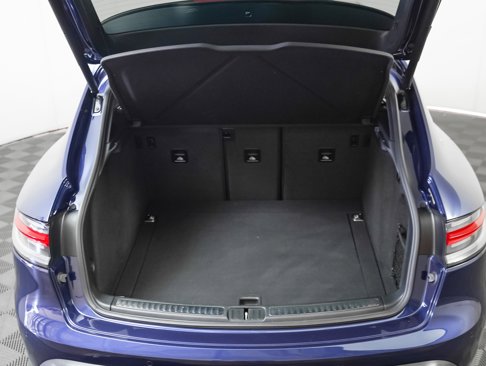 Certified 2024 Porsche Macan w/ Premium Plus Package image 28