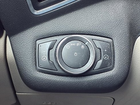 Used 2013 Ford C-MAX SE image 17
