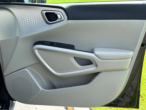 Used 2020 Kia Soul LX image 10