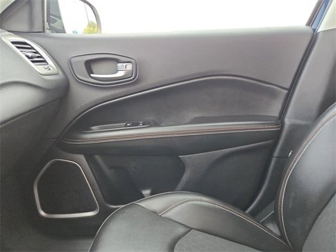 Used 2018 Jeep Compass Latitude image 11