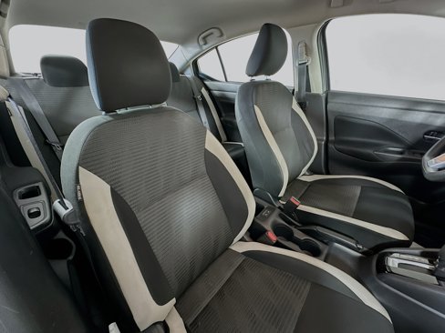 Used 2021 Nissan Versa SV image 25