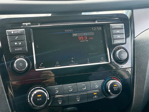 Used 2021 Nissan Rogue Sport S image 14